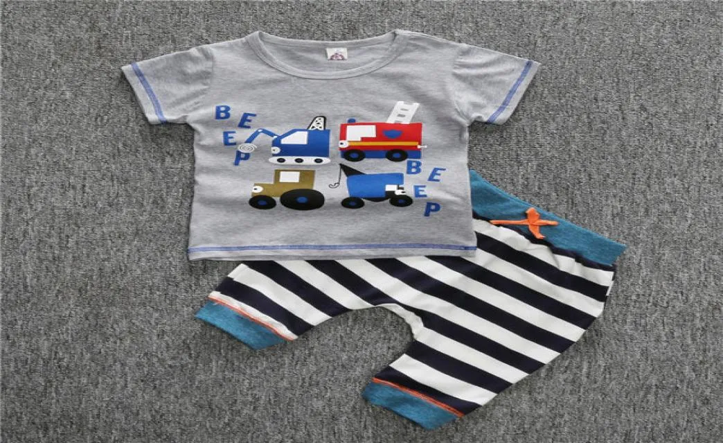 Enfant en bas âge bébé enfants garçons tenues bébés garçon voiture de bande dessinée à manches courtes hauts t-shirt pantalon rayé tenue ensemble vêtements 1424162