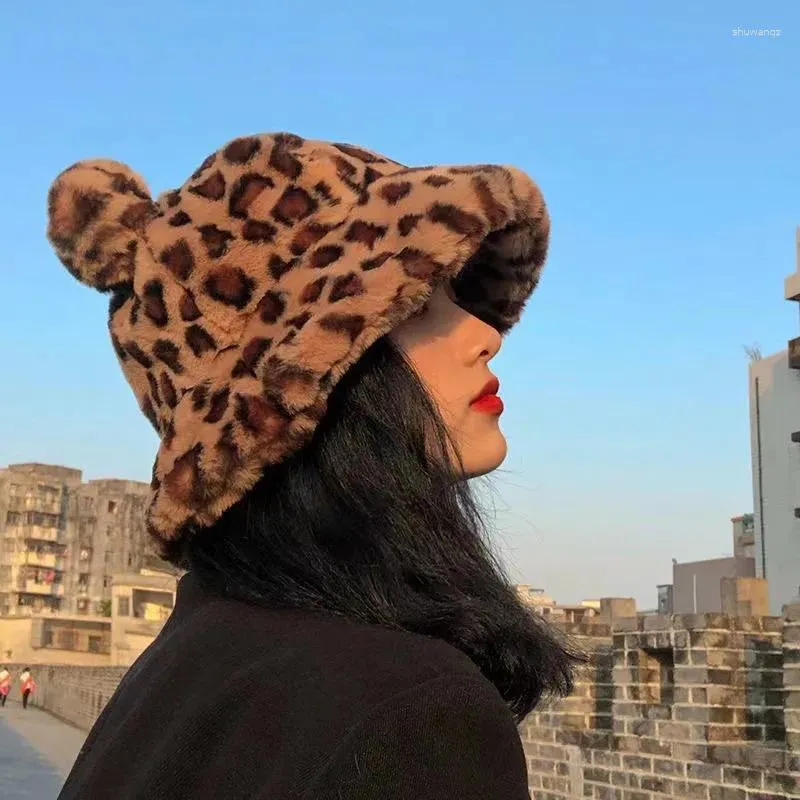 Basker vinter varm hatt kvinnor leopard faux päls hink fiskare mössa med öron spädbarn panama för flickor