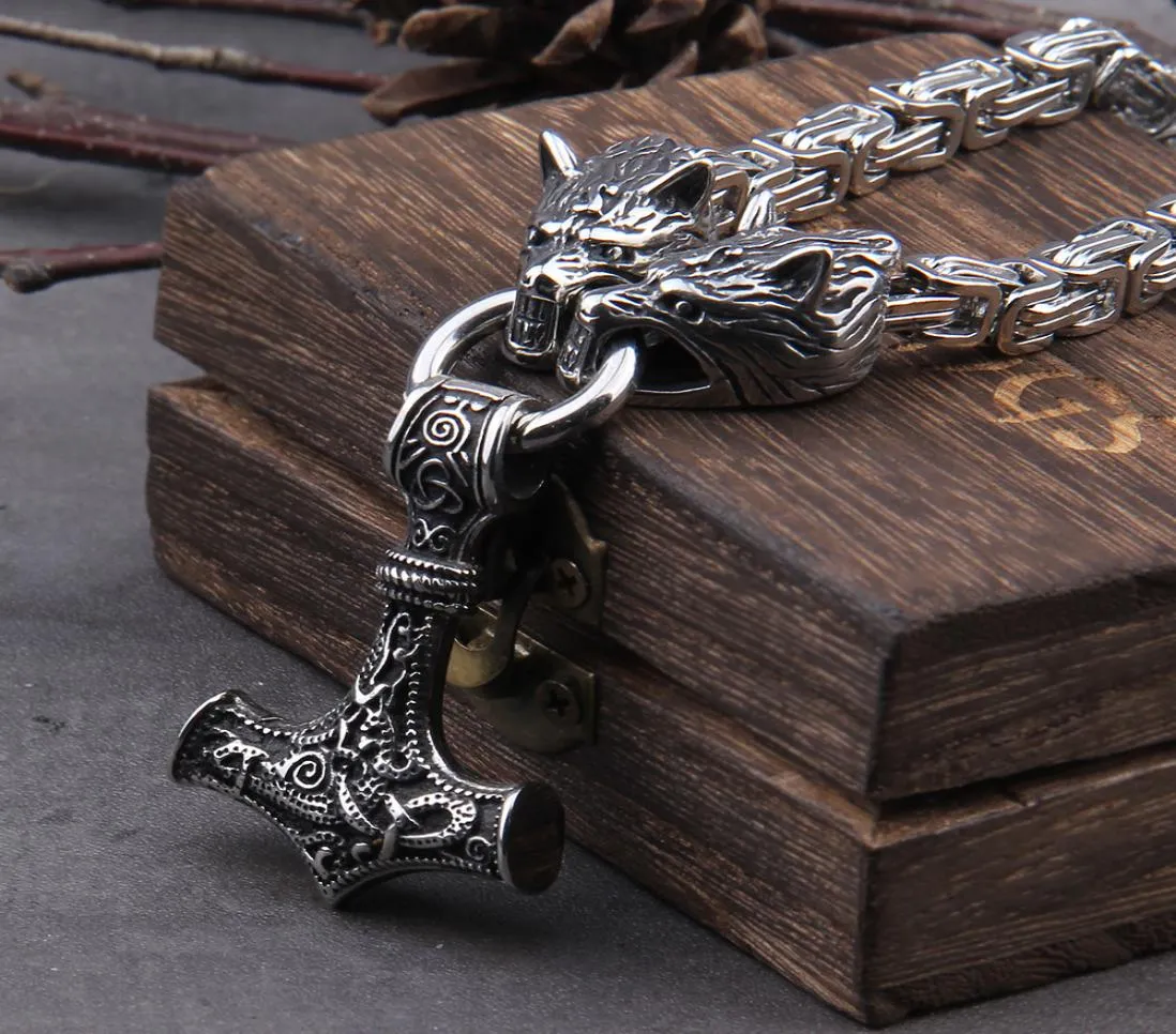 Tête de loup en acier inoxydable avec collier à chaîne carrée Thors Hammer Mjolnir Collier viking avec boîte en bois comme cadeau pour petit ami6109854