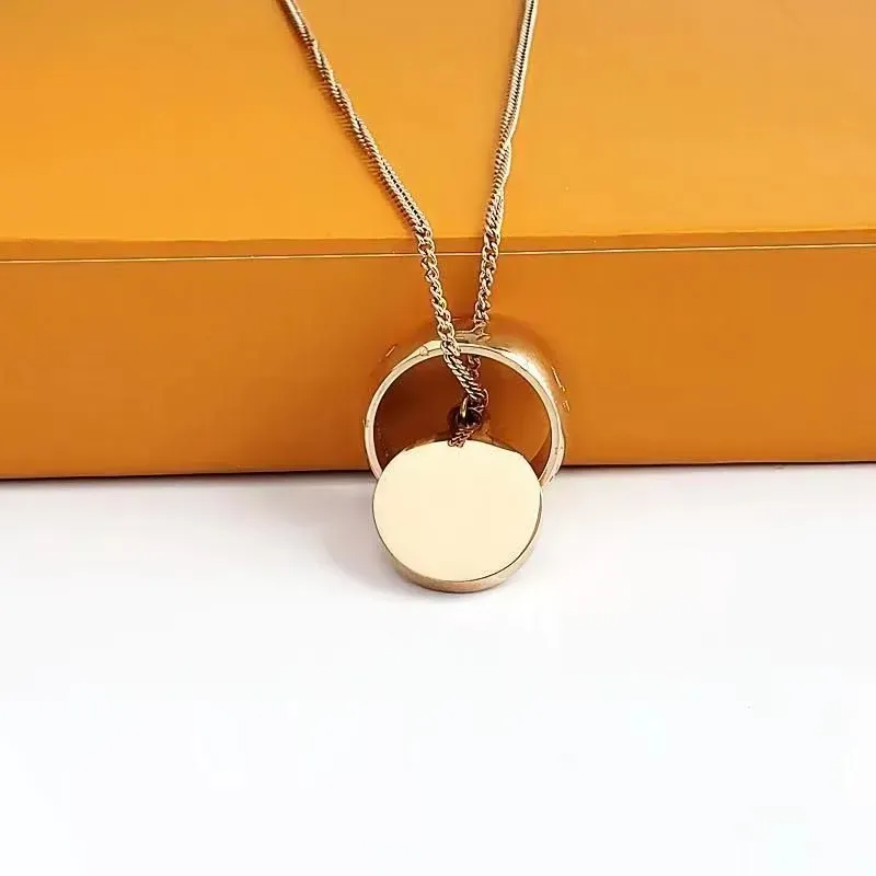 2024Colliers de bijoux de créateurs femmes pendentif en argent collier pour hommes pendentifs pour femmes chaînes pour dames bijoux de luxe accessoires pour petite amie en grosQ11