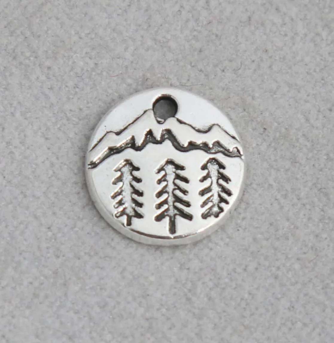 Cała moda na zewnątrz Vintage Single Round Mountain Charms for Camper 10 mm 200pcs AAC12499869563