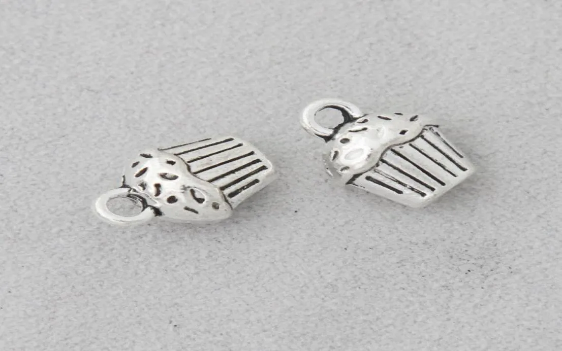 Hela mode antik silverfärglegering söt kaka form dingle charms 1014mm 50st aac15367214169