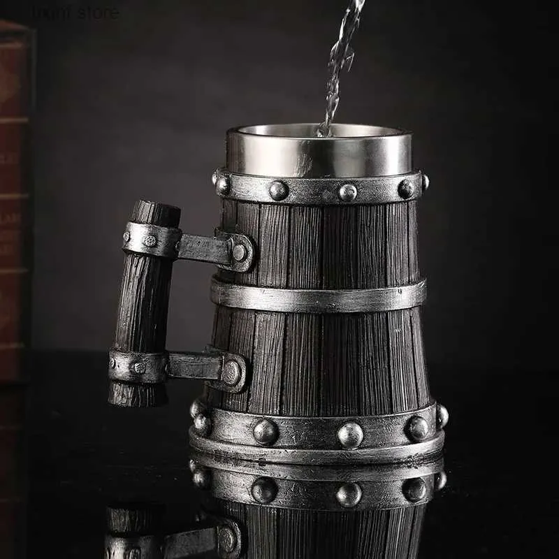 Tumblers Nieuwe Viking Houtnerf Bierpul 304 Roestvrij Staal Middeleeuwse Tavern Hout Imitatie Vat Tankard Bier Mok Koffiekopje mannen Gift T240218