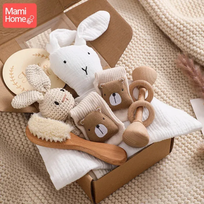 Baby Double Sided Cotton Blanket born Bath Set Gifts Box Wooden Crochet Rattle Brushs Bracelet Towel For Shower Gift 240127