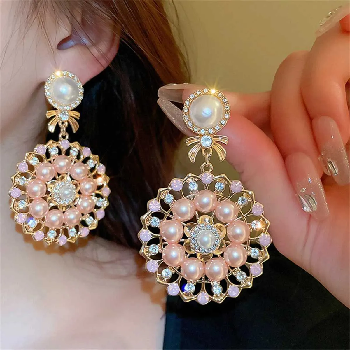 Ohrringe Süße Blumen-Kristall-Ohrringe für Frauen, rosa Perlen, baumelnde Ohrringe, Party-Schmuck, Ohrringe 230831