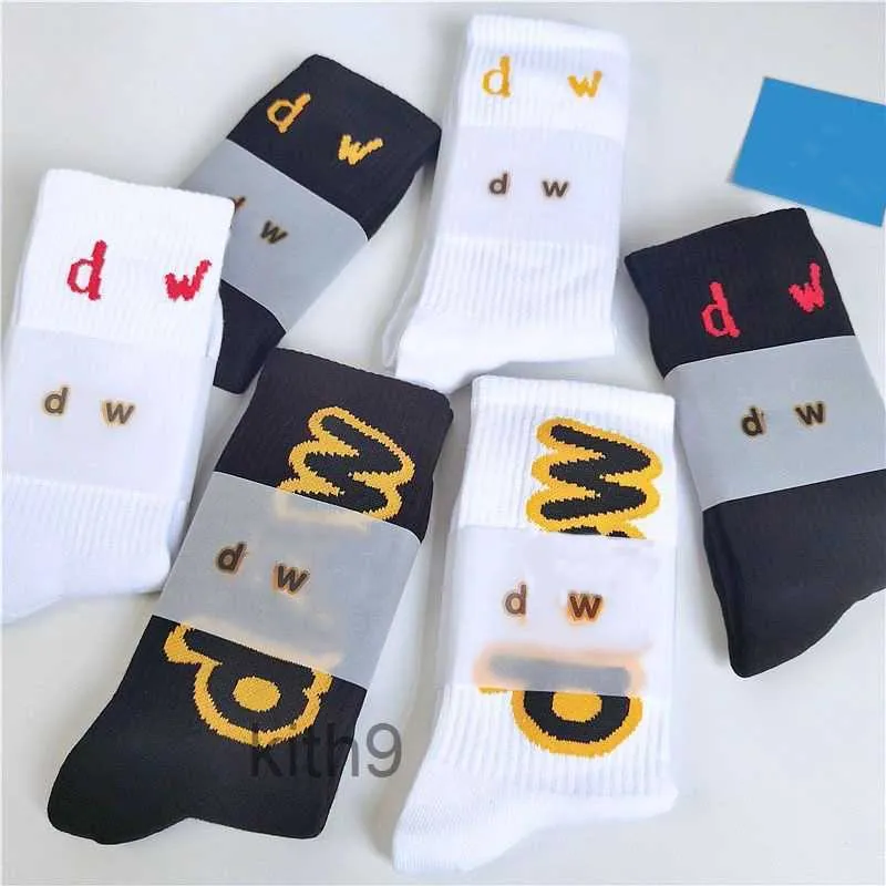 Chaussettes de rhude lettre simple de haute qualité coton américain européen tendance des femmes couple couple dans le tube kre6