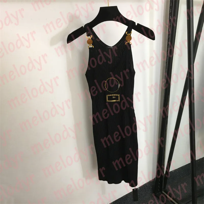 Sexy Sling Knitted Dress Retro Embroidery Portrait Camisole Dress Summer Designer Sleeveless Knitting Skirts High Elastic Slim Skirt with Gold Buckle