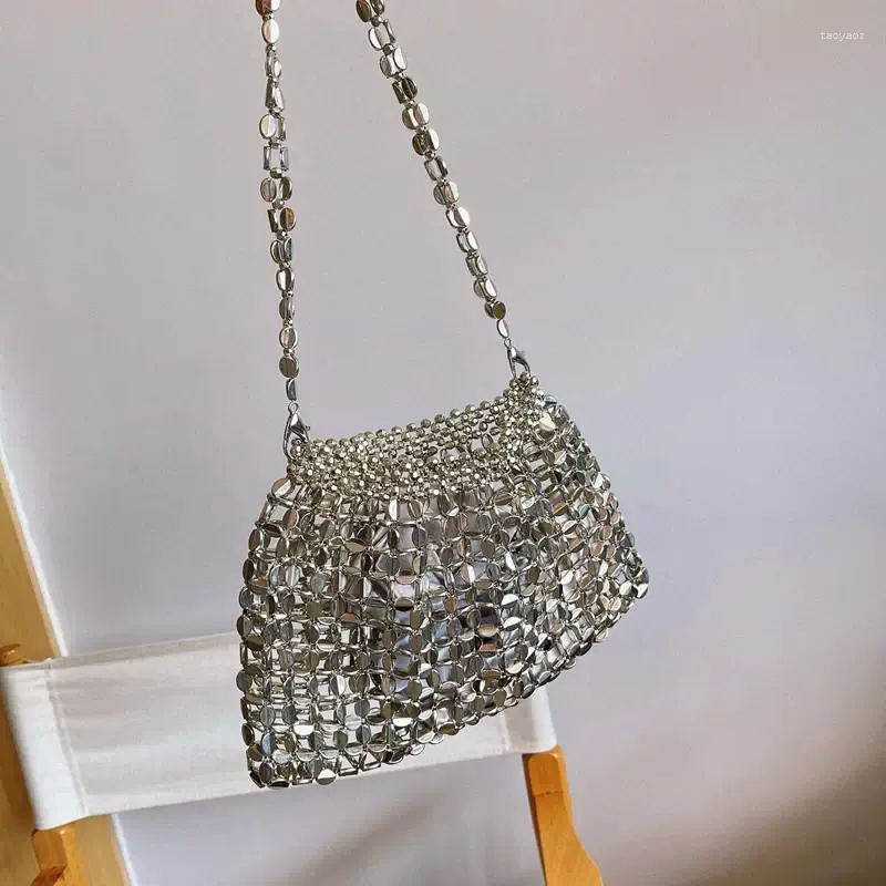Kvällspåsar handgjorda väv metallpärlade damer handväska retro mode silver färg bling skinande axelväska kopplar kvinnliga fest