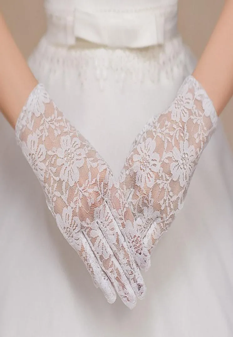 Vends nouveau style dentelle blanche doigt complet gants courts gants de mariée accessoires de robe de mariée shuoshuo65884092715