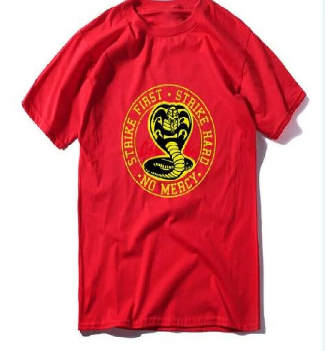 Cobra Kai No Mercy Strike First Strike Hard 80s Karate Kid Movie Men039s TShirt Gift vrouwen top zachte tee3457897