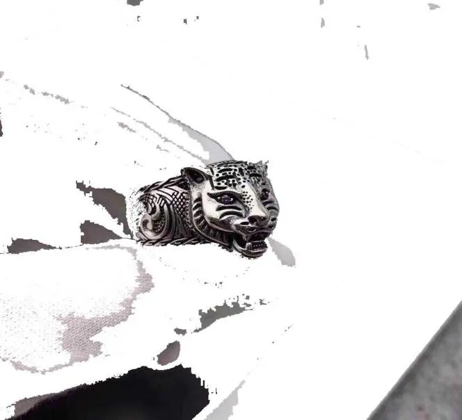 925 Sterling Silver Fashion Sword Sword Tother Tiger Head Thai Silver Ring Men039S Domineering Personal Redro Ring Feline 1268426