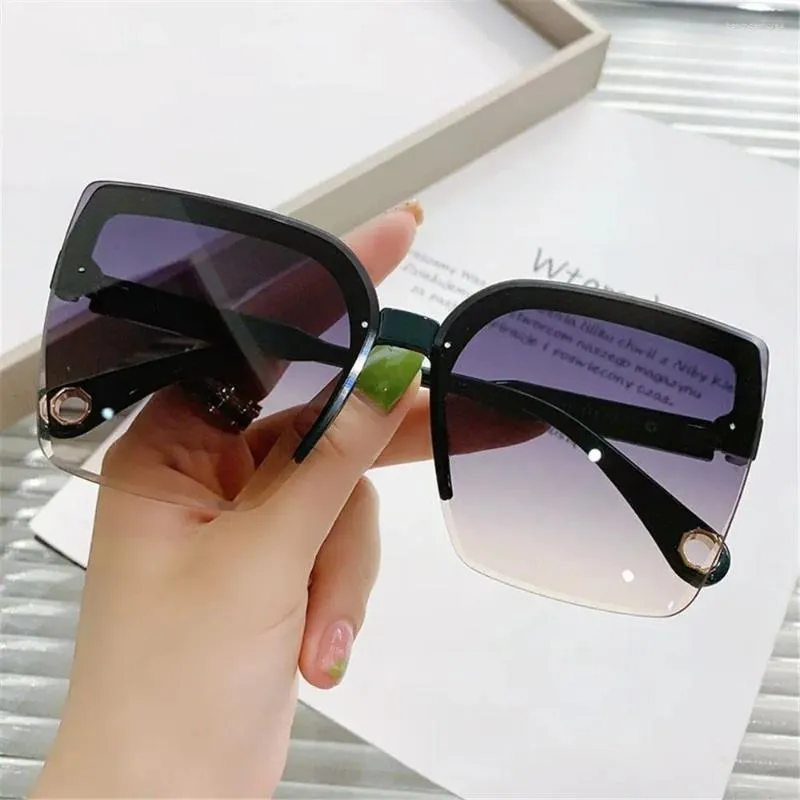 Lunettes de soleil mode luxe Design femme nuances lunettes de soleil surdimensionnées carrées sans monture