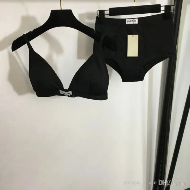 Lettera Designer Donna Bikini Costumi da bagno Costume da bagno Lusso Diviso Affascinante Vacanza al mare Costumi da bagno Spa Costumi da bagno sexy imbottiti Push Up Donna Nero Bianco Biquini