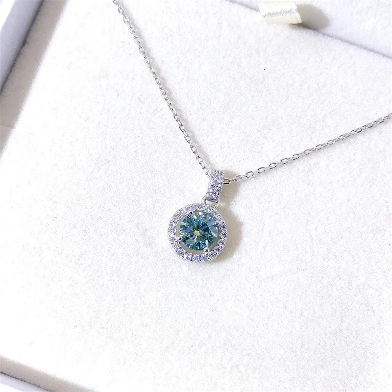 S925 Srebrny niebieski zielony naszyjnik dla kobiet zdany Test Diamond Super Błyszcząca 1 Wisior biżuterii Prezent urodzinowy 240118
