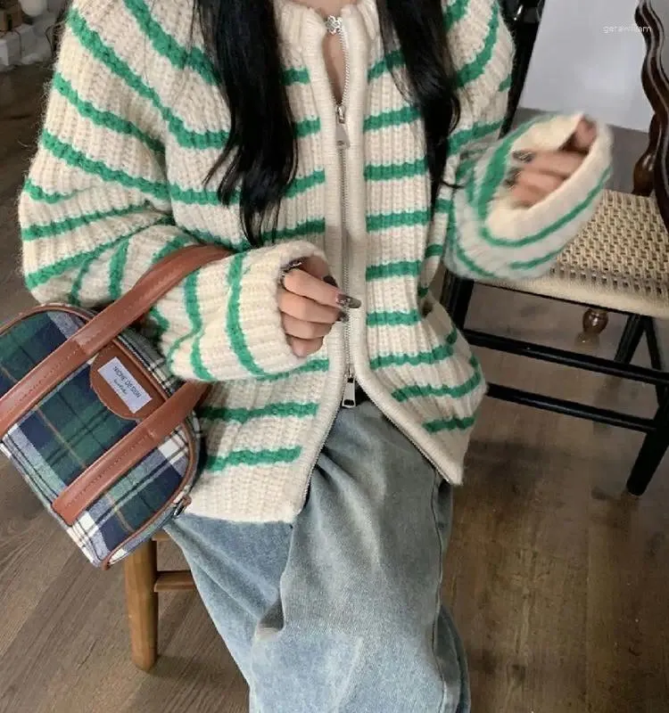 Kadın Örgüler Gevşek Örgü Hırka Kadın Fransız Vintage Stripe Tembel Yumuşak Kontrast Fermuar Kadın Kazak 2024 Sonbahar Büyük Cep Lady Ceket