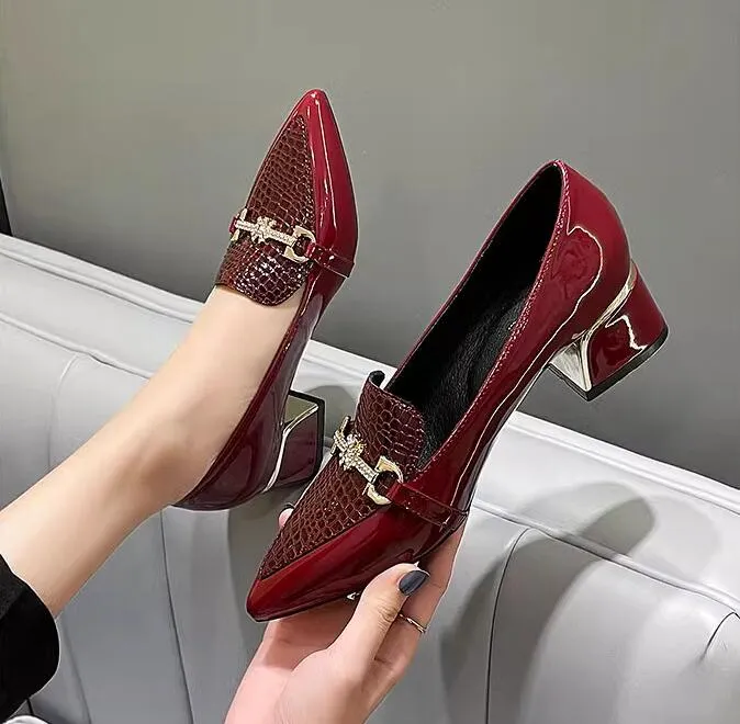 Donna Mocassini con vene di coccodrillo Scarpe con fibbia con strass Vera pelle Bocca bassa Slip-On Punta a punta Tacco grosso casual Scarpe singole