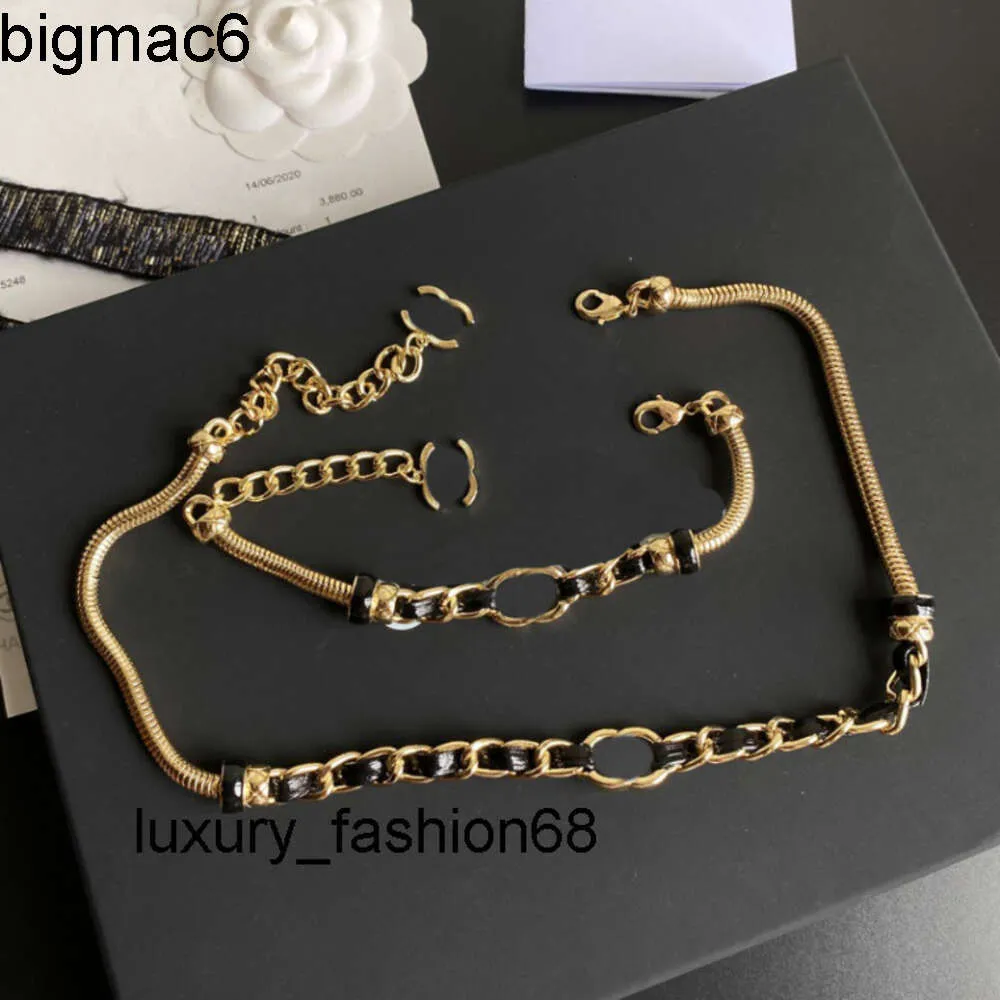 Armband Top Necklace Designer Armband Halsband Stämpel Halsband FADE Fashion 18K Gold Plated Womens Designer Chaanll Halsband Choker Letter Pendant Chain Chain