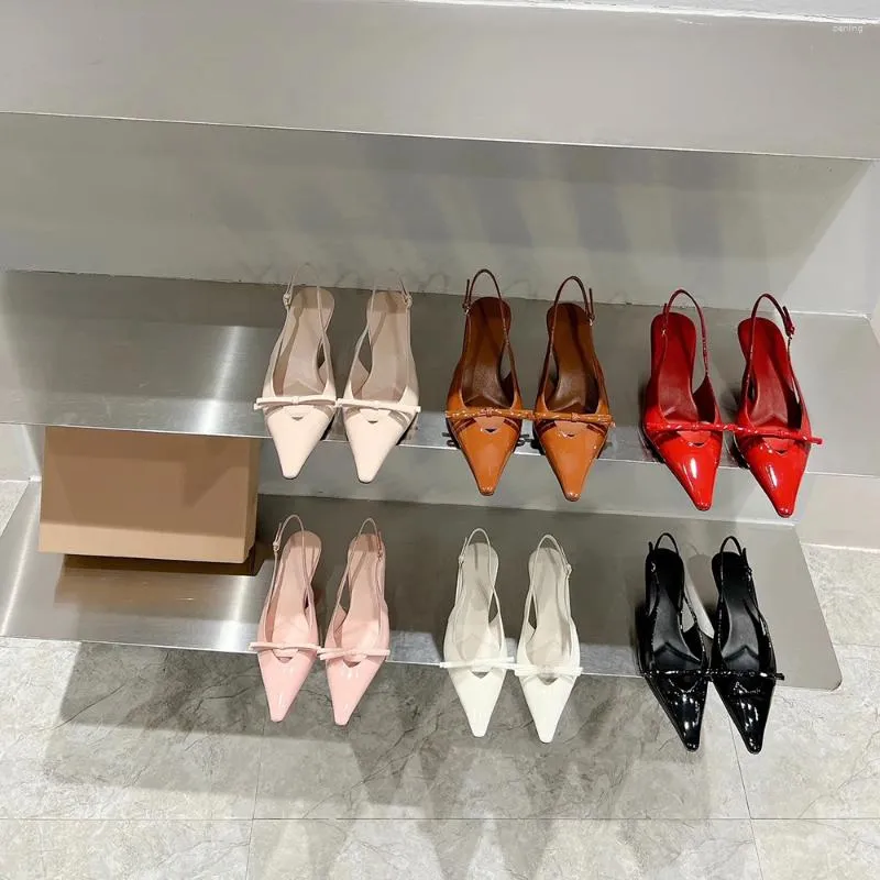 Scarpe eleganti Tacchi firmati per donna Sandali eleganti e moderni con tacco Tacchi a spillo per feste a punta Moda donna Vendi abiti