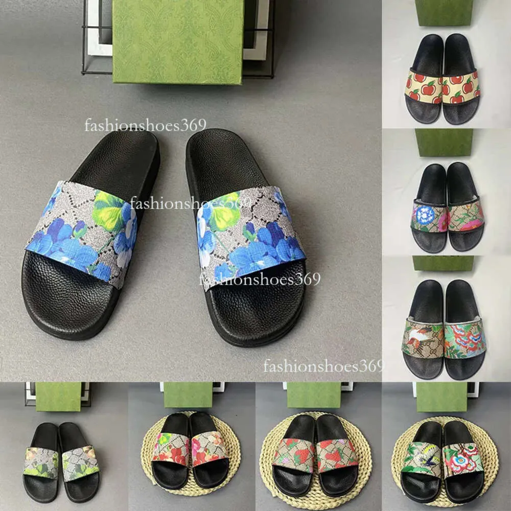 2024 Sandálias de Designer Marcas Famosas Mulheres Senhoras Mens Moda Flat Flats Chinelos De Borracha Slides Sliders Sandale Room Outdoor Shoes