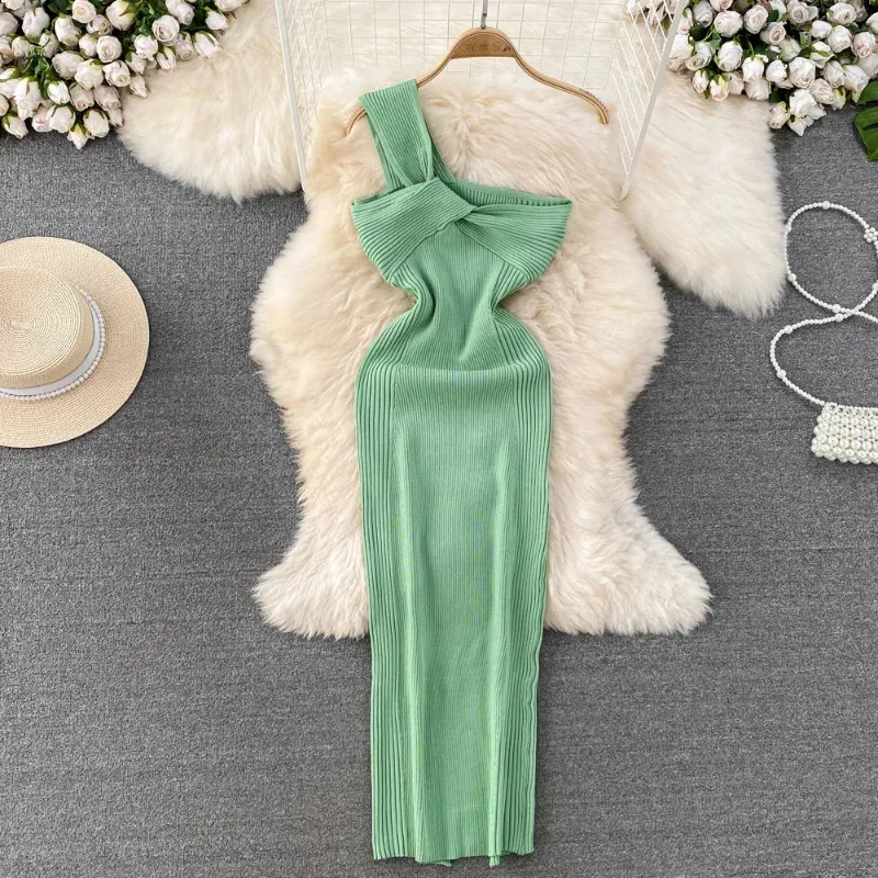 Fashion One Shoulder Solid Sleeveless Knitted Dress Ultra Thin High Waist Evening Dress Party Diagonal Neckline Dress Womens Summer Tank Top 240219