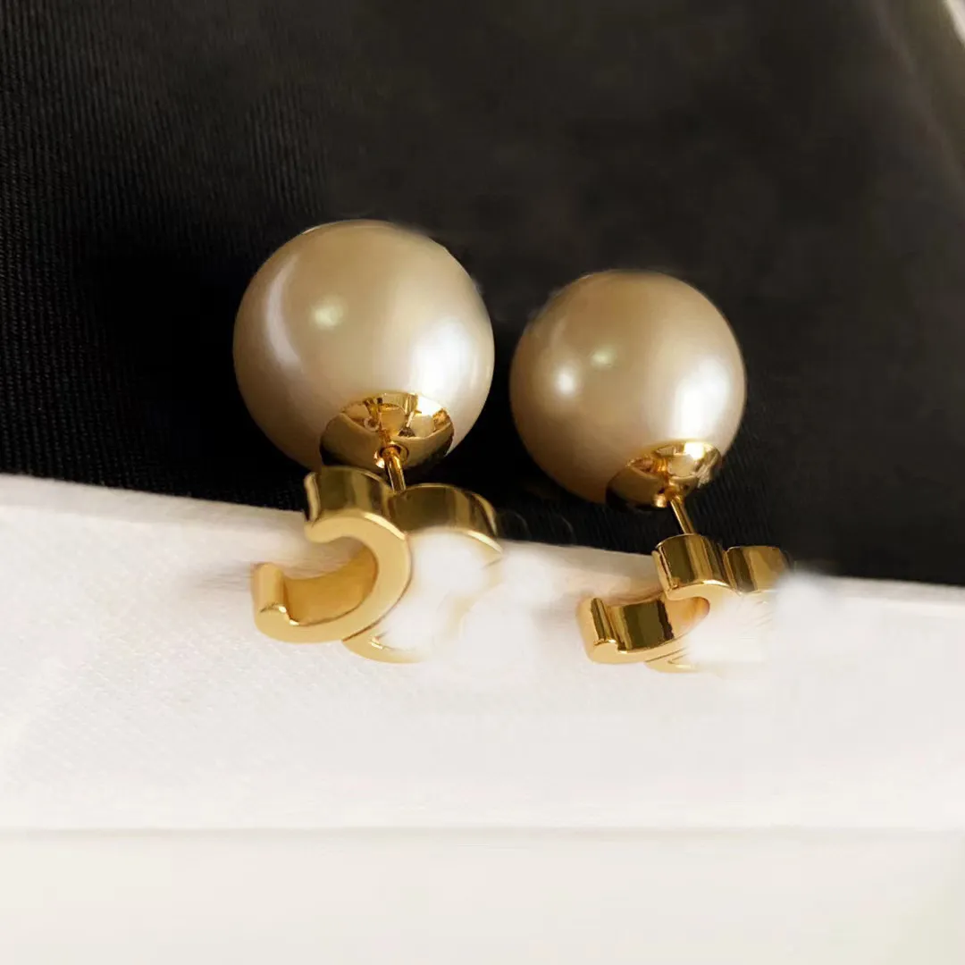 Luxury Big Pearl Letters Designer örhängen för kvinnor 18K Gold Studs Elegant charm dubbla sidobollörar örhängen öronringar bröllop smycken gåva