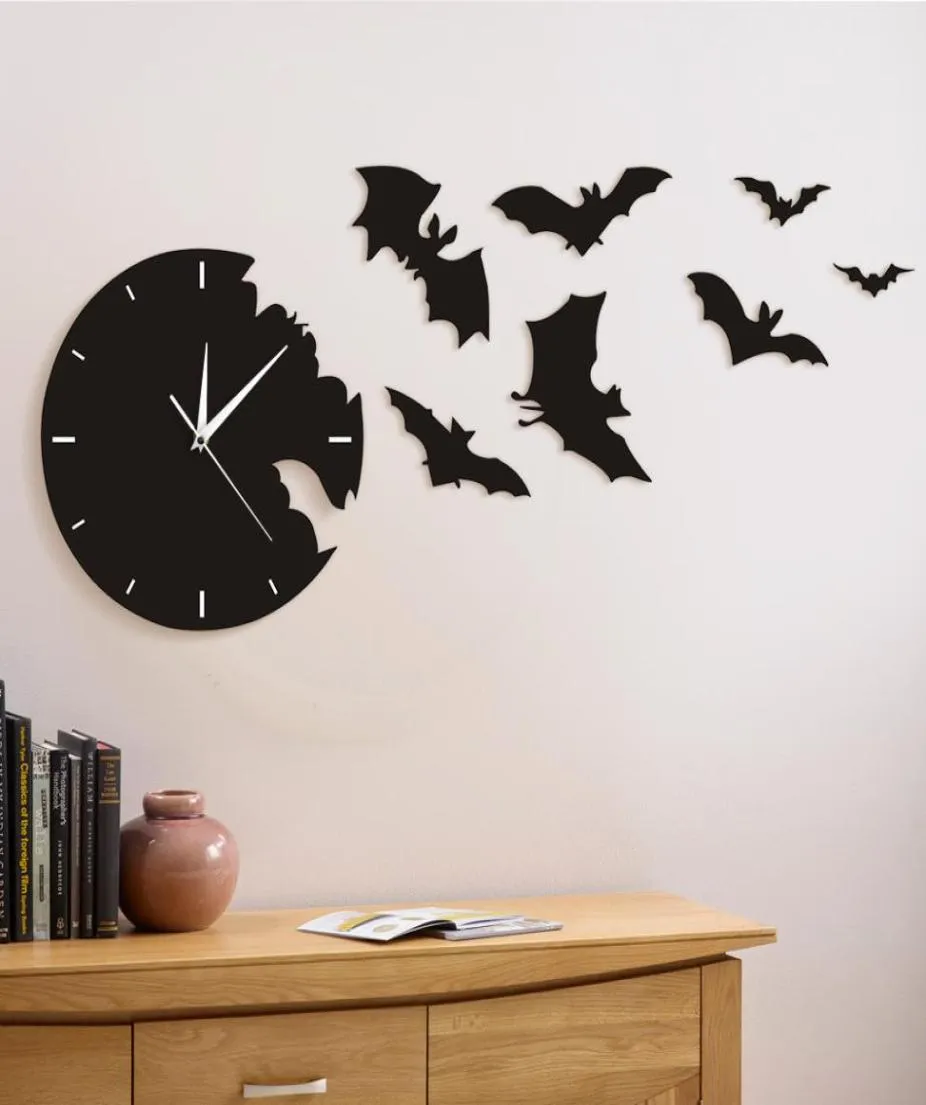 Un orologio da pipistrello dall'orologio di fuga Silhouette di pipistrello di Halloween Simboli spaventosi da parete Decorazioni per la casa Parete nera contemporanea9232861