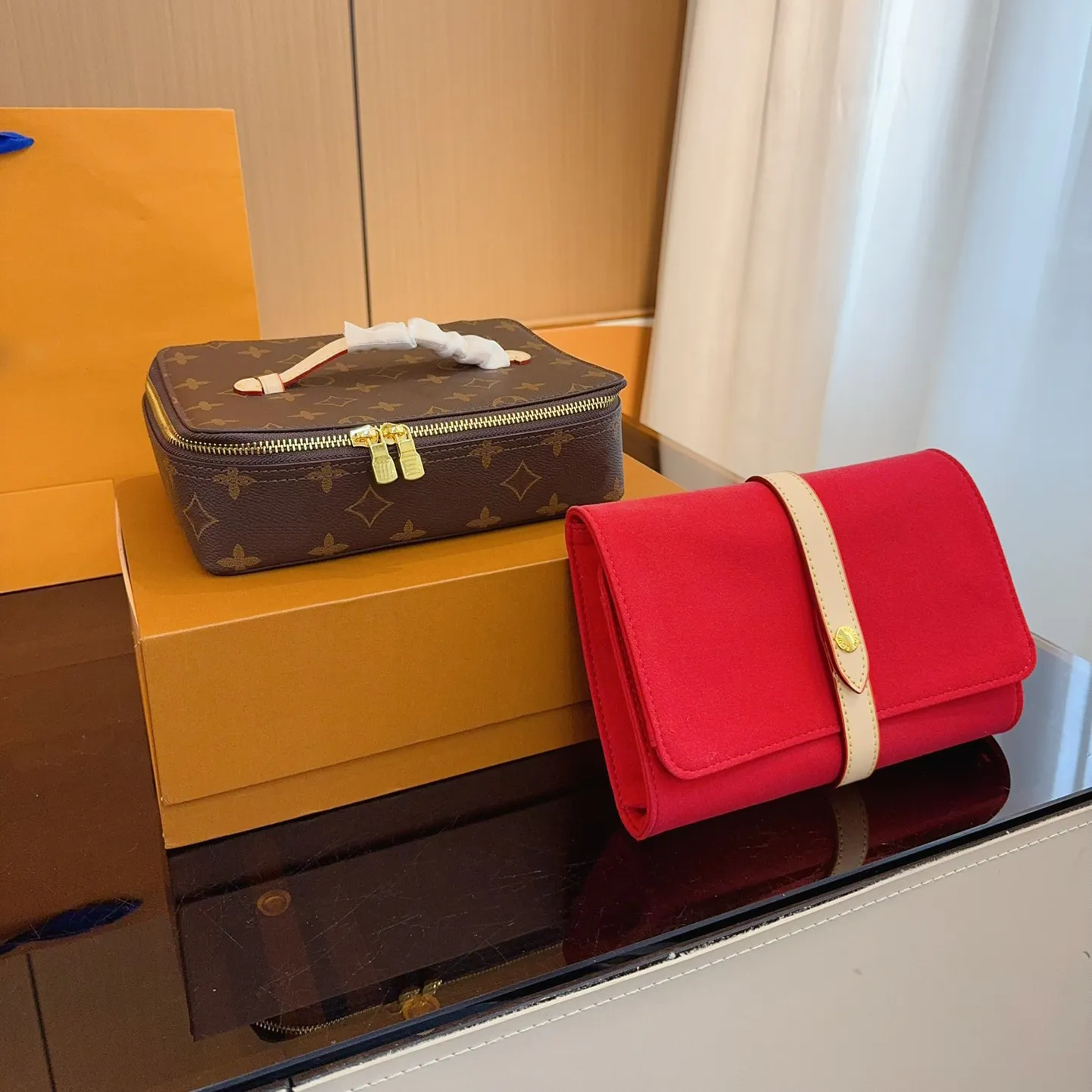 24 män kvinnor lyxdesigner kosmetiska väskor totes väskor blomma handväska shouder crossbody dame handväskor med original röd foderpåse pochette 23cm