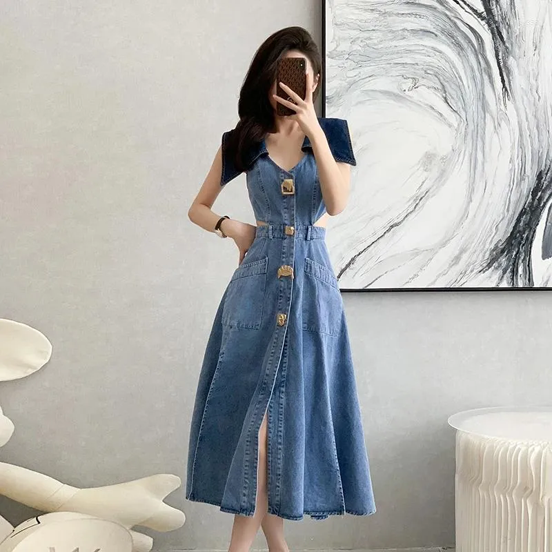 Robes décontractées Femmes 2024 Designer Rétro Denim Col rabattu Patchwork Hit Couleur Boutons Fendu Taille Haute Jeans Robes