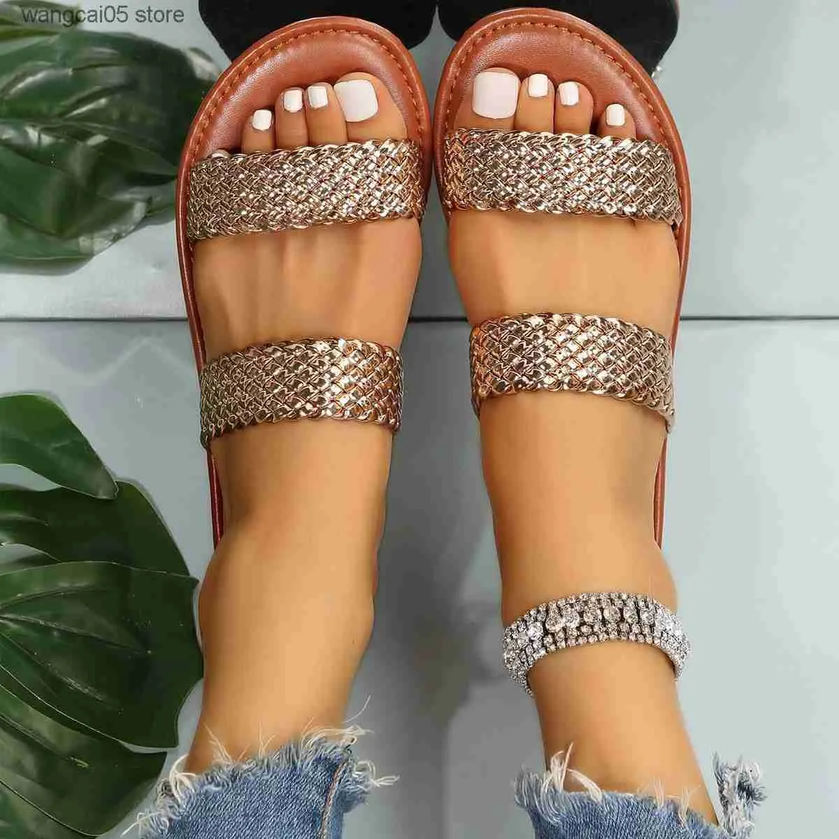 Slippers Womens flat bottom slippers fashionable metal woven Sandals summer vacation slippers T240220