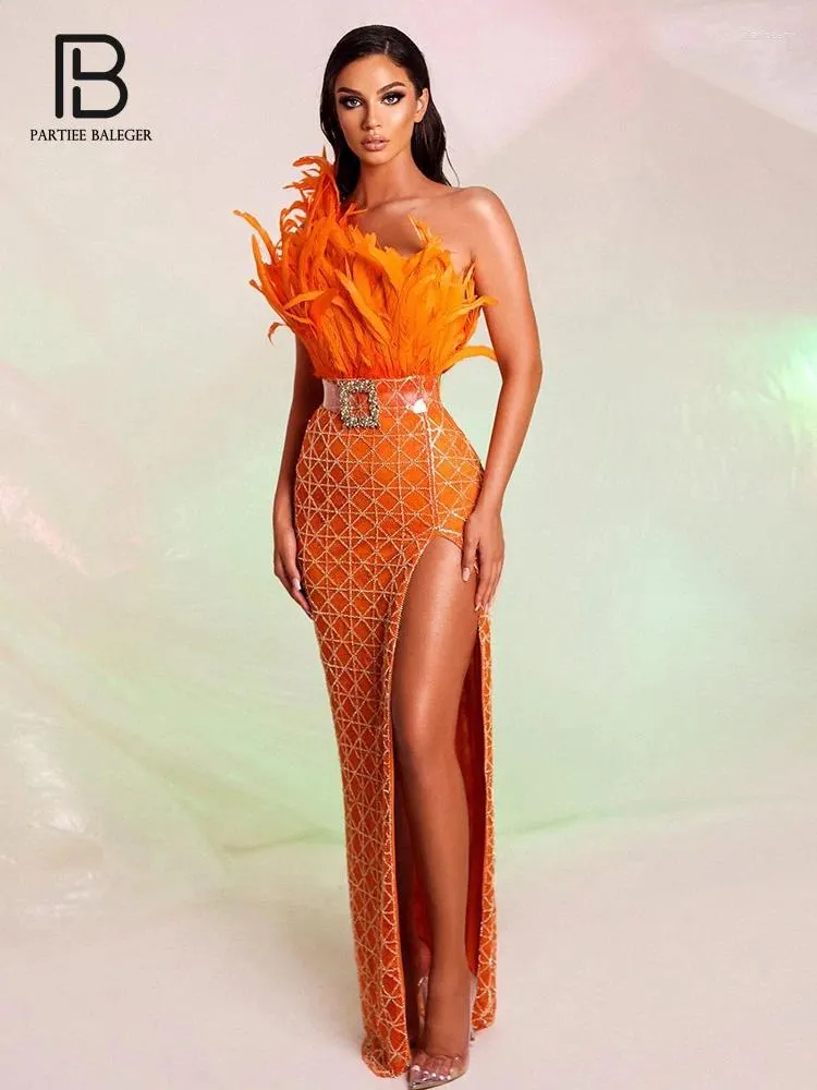 Robes décontractées pour femmes 2024 Plume Orange Paillettes Sans Bretelles Haute Split Longue Maxi Robe D'été Avec Ceinture Cocktail Soirée Porter