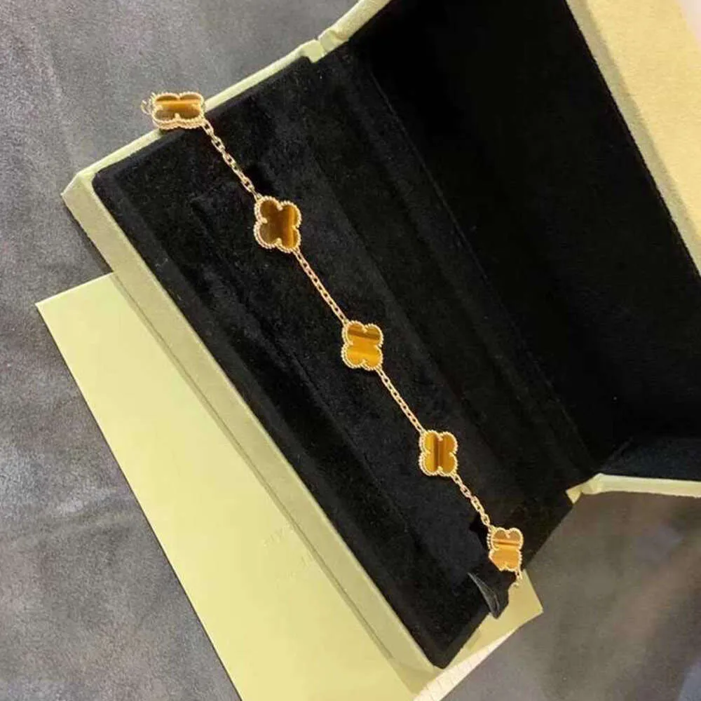 designer bracelets 2023 Van Clover Bracelet 18K Gold Love Bangle Pendant Sparkling Crystal Diamond Party Jewelry women Surprise gift 032