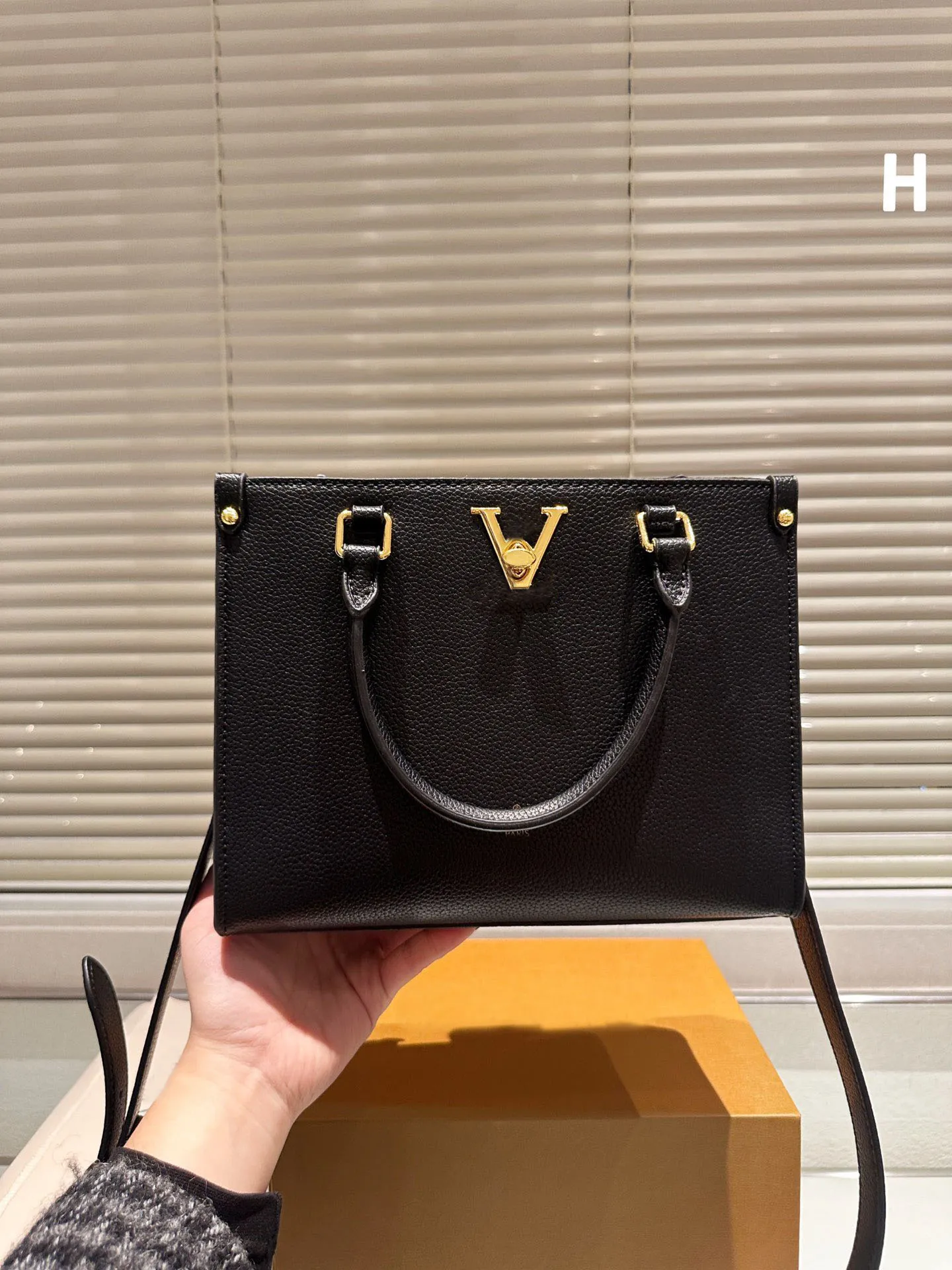 Vuitton Lockme Leather Louis Vuitton Nera Borsa M22311 M23637 Lock