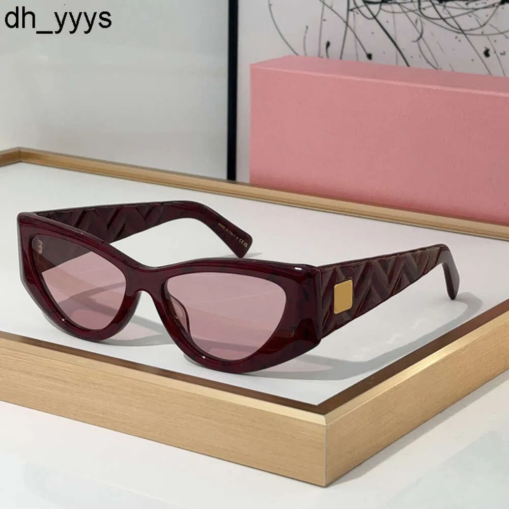 Miui Designer Vintage Cat Eye Óculos Óculos de Sol Mulheres Soft Contour Styling Europeu American Star Estilo Viajando Essentials Acetato Qualidade Óculos de Sol UV400