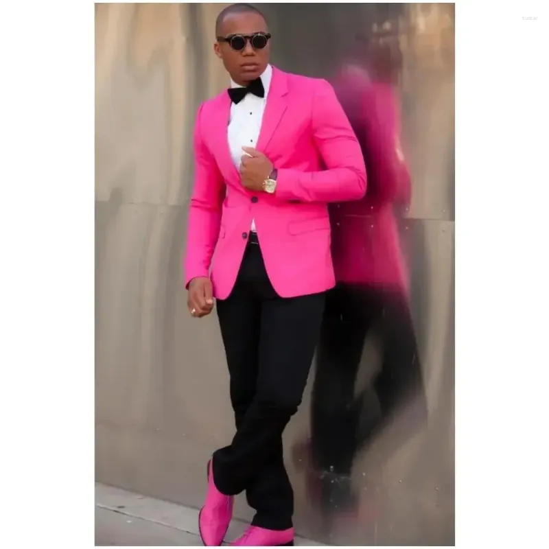 Erkekler Takım Moda Pembe Erkekler Takım 2 Buttons İnce Fit Düğün Partisi Prom Giysileri Özel Yapımı Blazer (Ceket Black Pant)