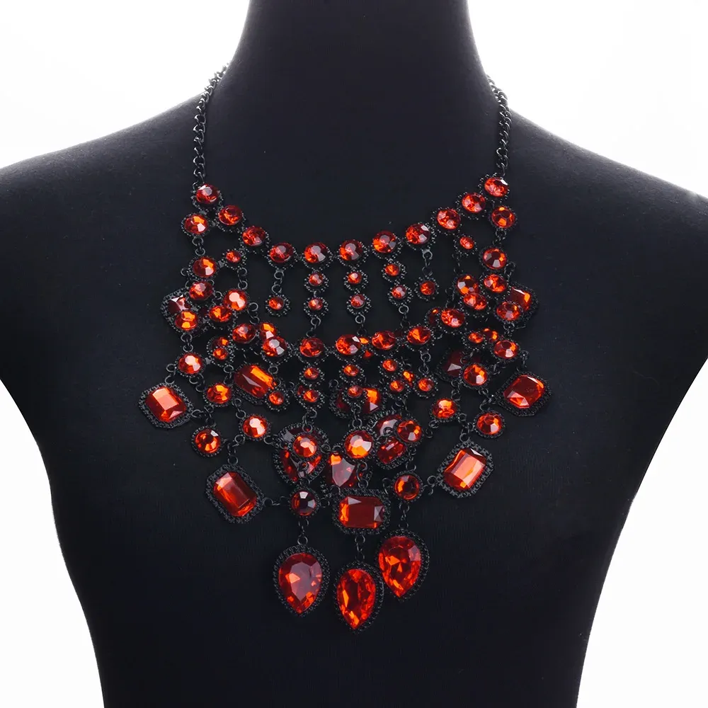 Collane 2023 New Fashion Doppio Strato Rosso Azzurro Vetro Cristallo Nappa Collana Dichiarazione Donna Vintage Catene di metallo nero Neckalce