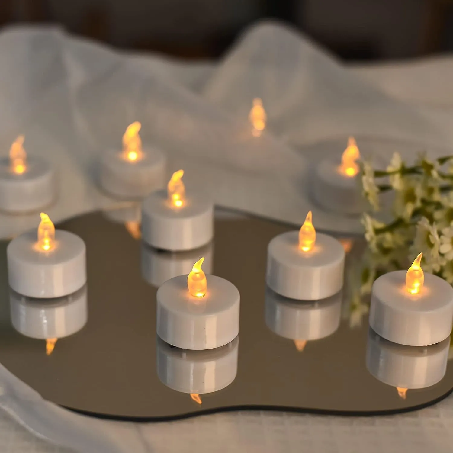 Candele da tè a batteria, realistiche e luminose, regalo festivo tremolante Candele LED senza fiamma, confezione da 24 pezzi, per feste stagionali, feste, lampada gialla calda