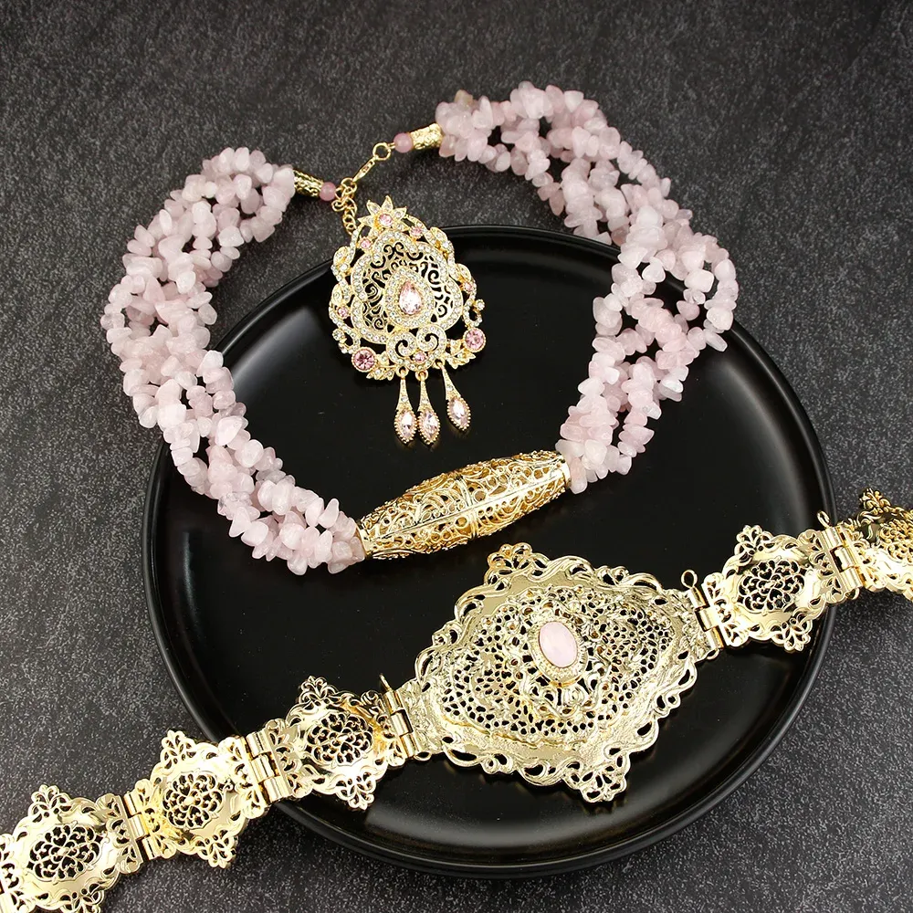 セットSunspicems Chic Pink Stone Morocco Jewelryセットメタルベルトマルチレイヤーチョーカーネカルチカフタンブローチアラビアの花嫁ウェディングジュエリー