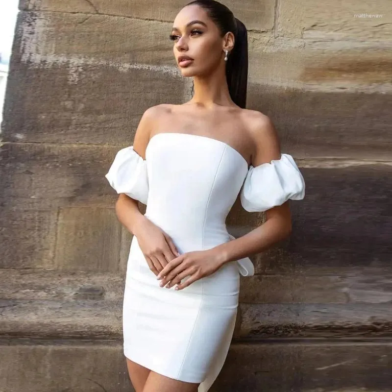 Casual Dresses Off Shoulder Short Sleeve White Satin Dress Mini Längd Bodycon med Big Bow Cutsom Made Ever Pretty Party