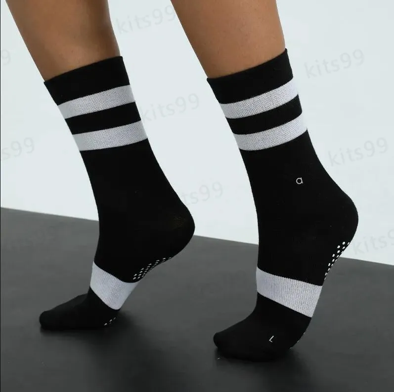 Al Yoga Spring and Autumn Cotton Outdoor Sports Socks Herrstrumpor Herrstrumpor Snabbtorkning andas andas sport Fitness High Tube Socks 16 Färger