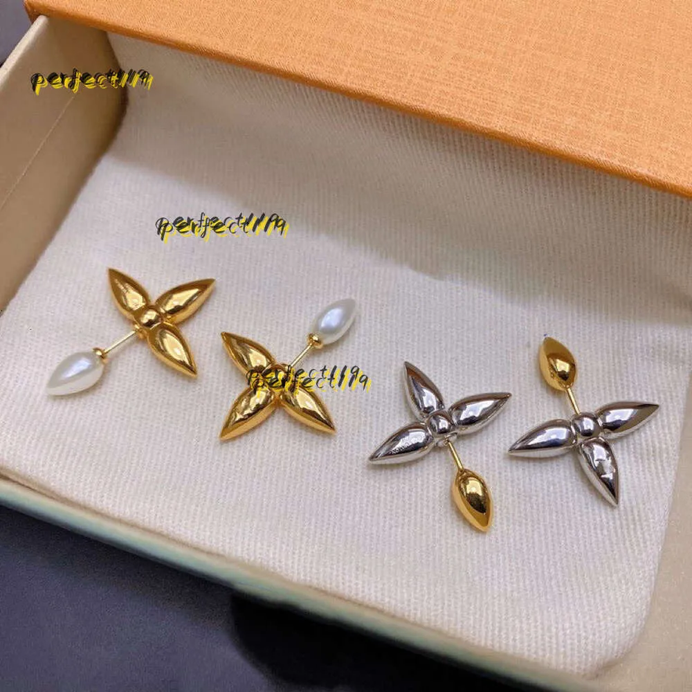 Stud 2024 Fashion Designer di lusso Gioielli Stud Orecchino da donna Orecchini con lettera Rame placcato oro Eleganti orecchini con ciondolo ala Nuovo stile 2024 Oorbellen Gioielli regalo