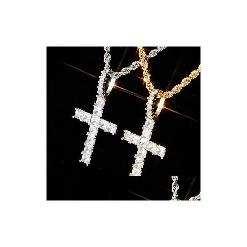 Pendanthalsband Personlig vintage Rose Gold Blingbling Diamond Iced Out Cross Chain Halsband Square Cubic Zirconia Jewelry Gift otfxe