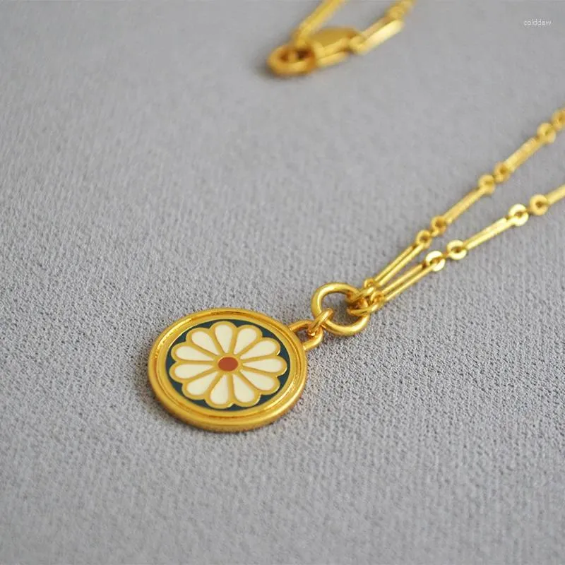 Ciondoli Collana in stile antico vintage giapponese fatto a mano smaltato blu fiore margherita moneta d'oro collana con pendente rotondo placcato 18 carati