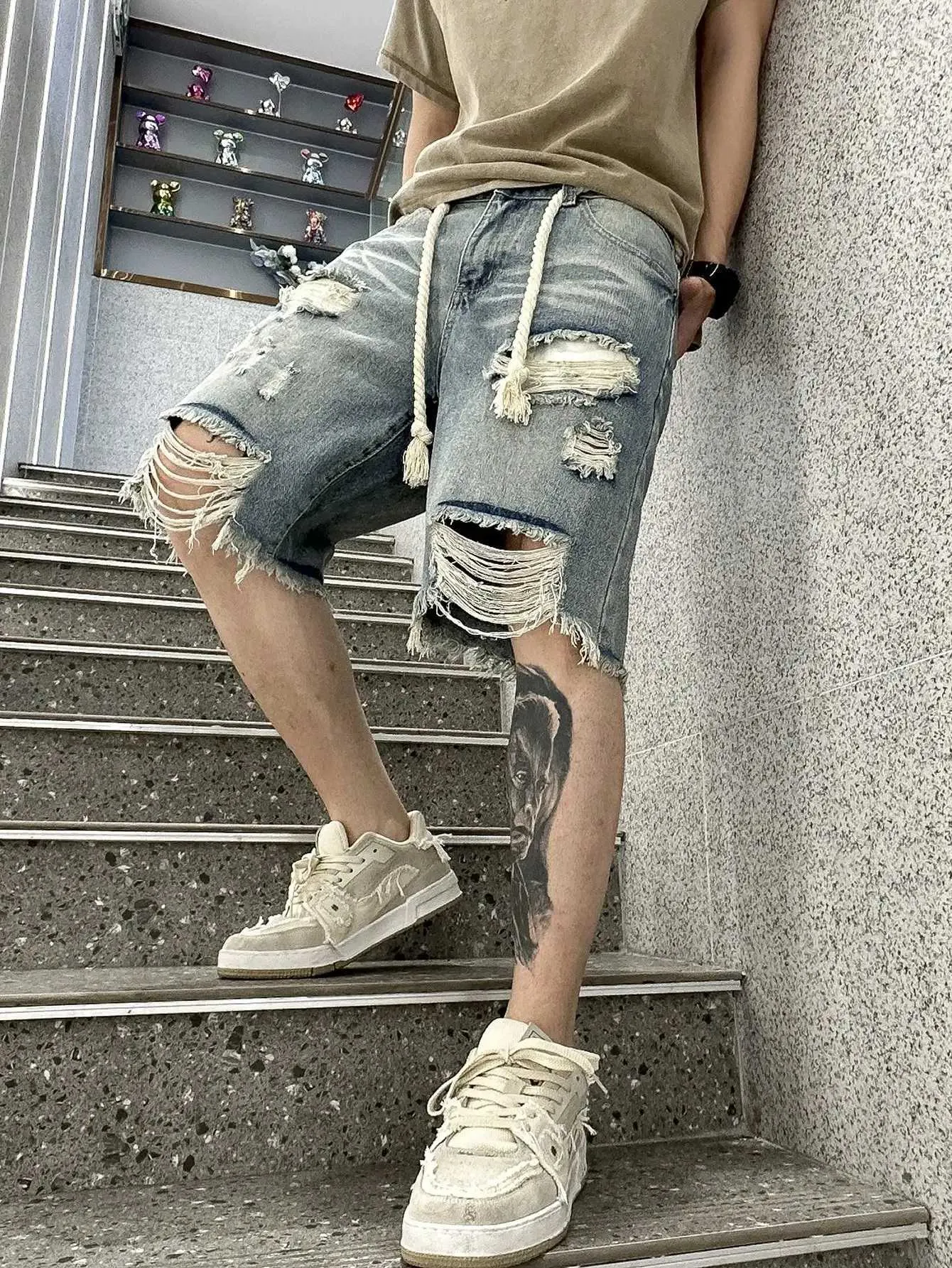 Men's Shorts Mens summer street style tear dye design denim shorts with high elasticity and comfortable knee length J240221