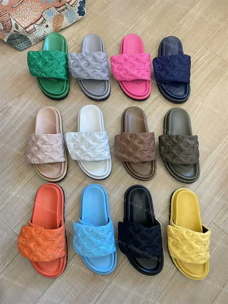 Designer Slides Femmes Sandales Piscine Pool Oreiller Comfort Chaussures Tissure de coton Paille Casual Splipper pour Spring Automne Mules plates Plans Boutelle avant rembourrée