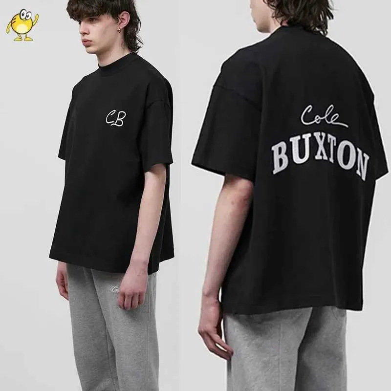 Męskie koszulki 2023ss Nowy CB krótkie rękawe Modna Moda klasyczny łatek list haftowy mężczyzna mężczyzna 1 1 High Street Casual Cole Buxton T Shirt TOP TEE J240221