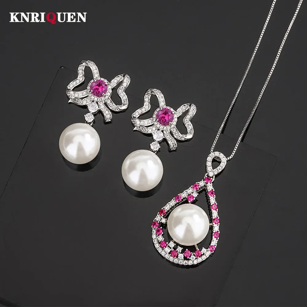 Sets Charms 14mm White Pearl Ruby Pendant Necklace Bowknot Drop Earrings for Women Lab Diamond Anniversary Wedding Party Jewelry Sets