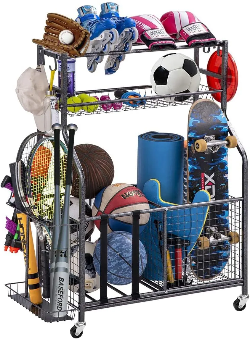 Organisateur de stockage d'équipement de garage avec paniers et crochets faciles à assembler - Sports Ball Gear Rack contient des ballons de basket, des chauves-souris de baseball