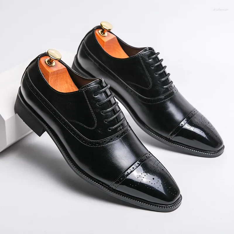 Kleding Schoenen Plus Size 38-46 Mannen Brogue Mode Oxford Mannelijke Goed Geklede Gentleman Handgemaakte Schoeisel Voor moderne Zapatos