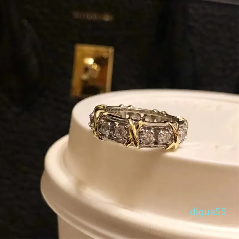 Pierścień projektant S925 Srebrny Krzyż Pełny kryształowy klaster palec dla kobiet biżuteria modowa
