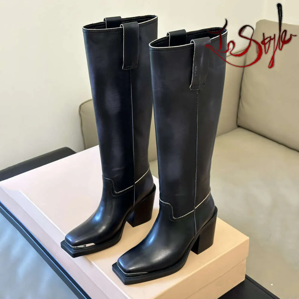 Botte en cuir pour femme avec boucle Bottes de cow-girl de luxe Polish Martin Tall Y2k Mi* Bout rond Chaussures de motard à talon épais Black Warrior OG Version Taille EUR 35-40